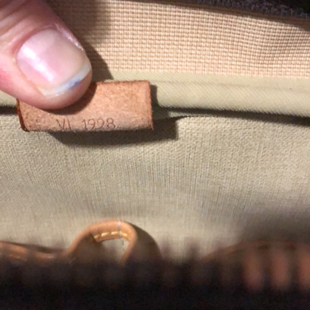 Louis Vuitton Deuville - Picture 13 of 17